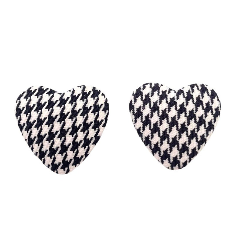 Black and White Houndstooth 27mm Fabric Heart Cabochon, pack of 2
