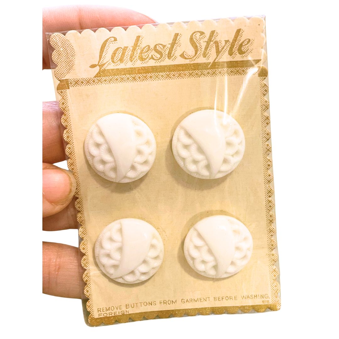 Glass Vintage Buttons on Original Card, 4 pack, 23mm Floral White