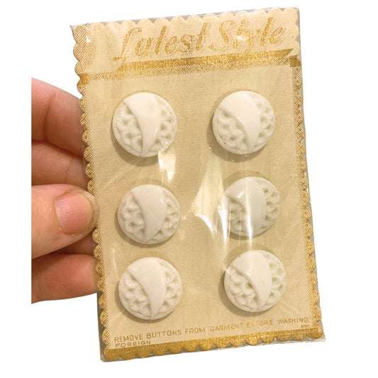Glass Vintage Buttons on Original Card, 6 pack, 19mm Floral White